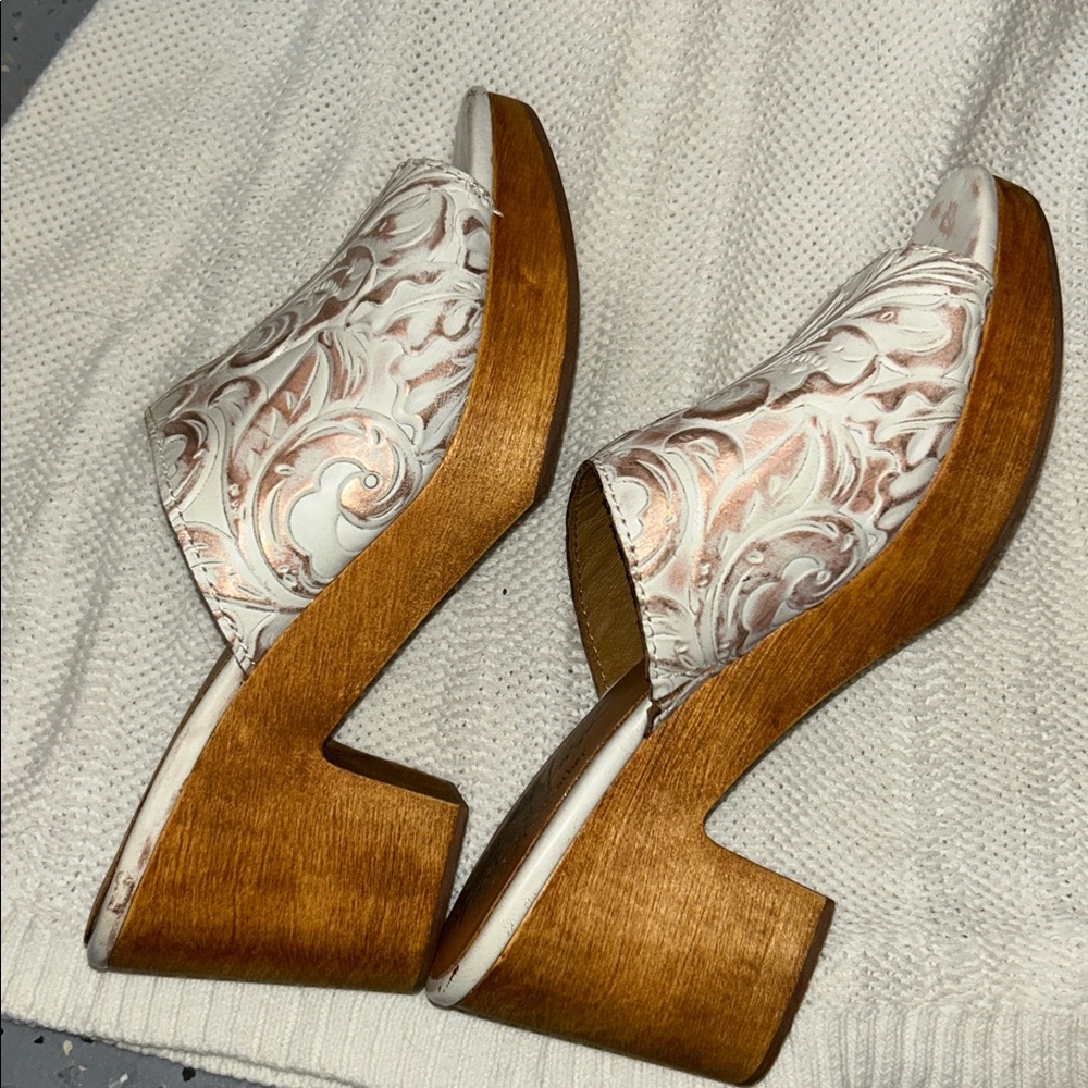 Patricia Nash champagne Mules size 8.5 NWOT - Picture 9 of 10